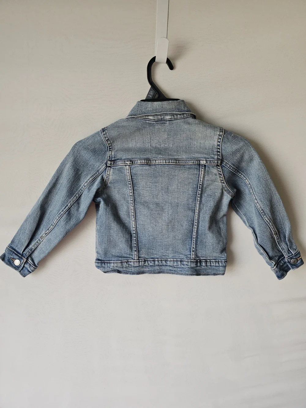 Lot of 2 Denim Jean Jackets 5T Old Navy Light Wash & The Children's Place Dark